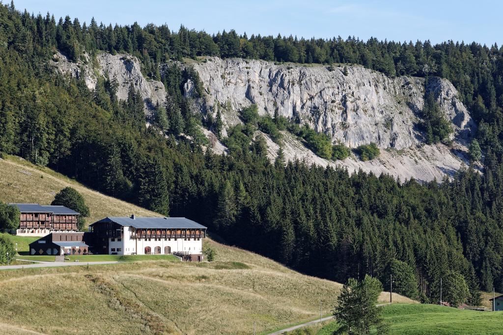 Hotel Club Le Risoux Bois-dʼAmont Exterior foto