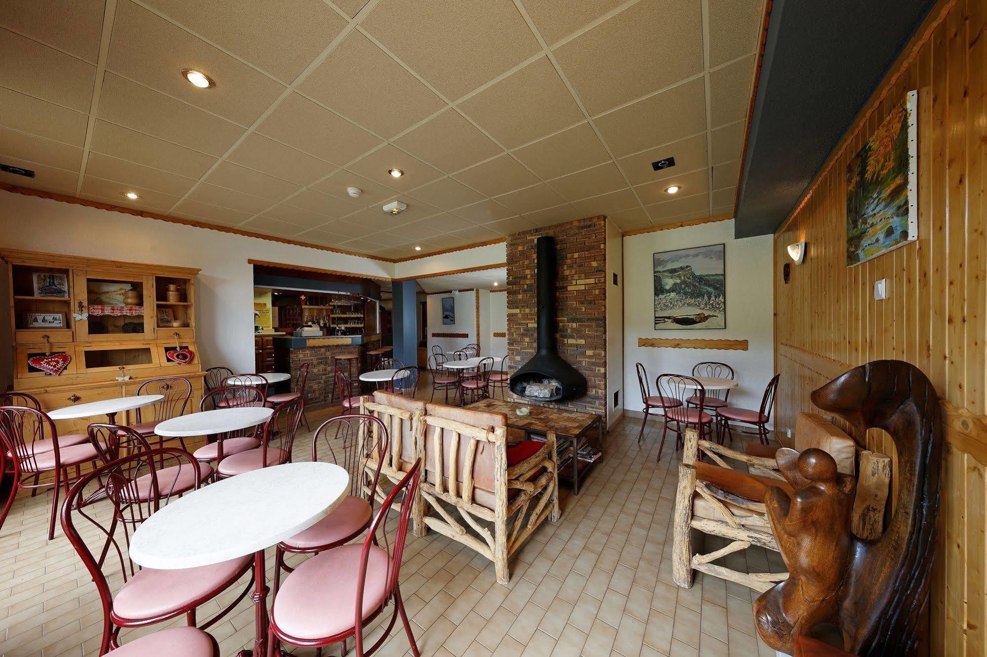 Hotel Club Le Risoux Bois-dʼAmont Exterior foto